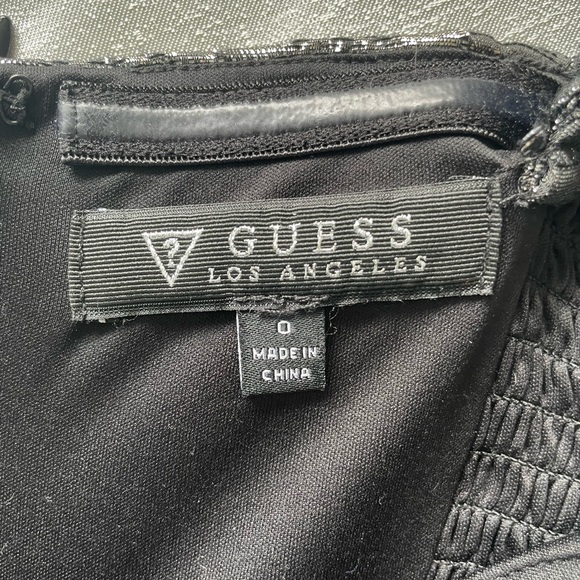 Size 0 guess dress. - Picture 2 of 4